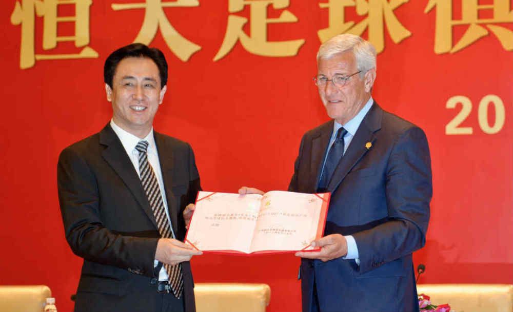 近日，那不勒斯门将梅雷特的经纪人帕斯托雷洛接受了天空体育的采访，谈到了梅雷特的未来。